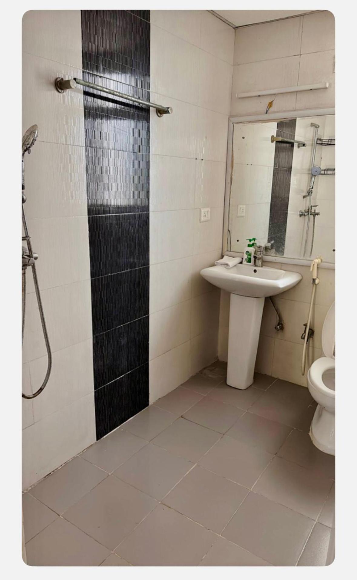 Proview 3 Bhk colorful and cosy apartment Greater Noida Exterior photo